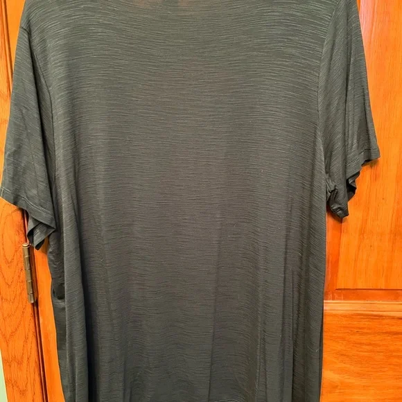 NWT Old Navy Women's Short Sleeve V-Neck Tee - Dark Green size Large - Picture 2 of 4